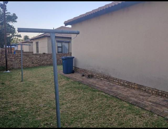 2 BEDROOM TOWNHOUSE FOR SALE IN CHANTELLE